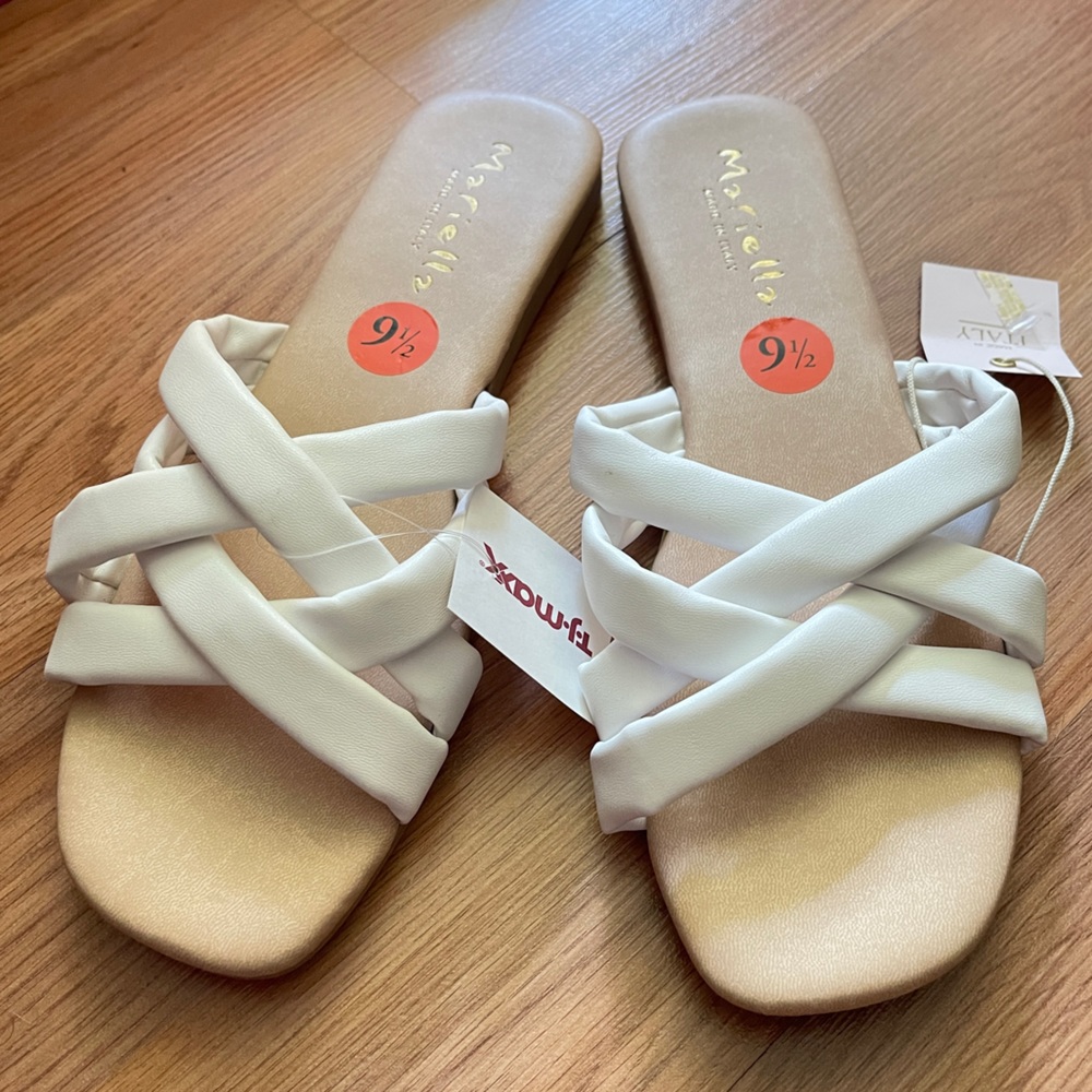 ⭐️3/$25⭐️ NWT Marcella Leather Slip-On Sandals | Women’s Size 9.5 - Picture 1 of 5